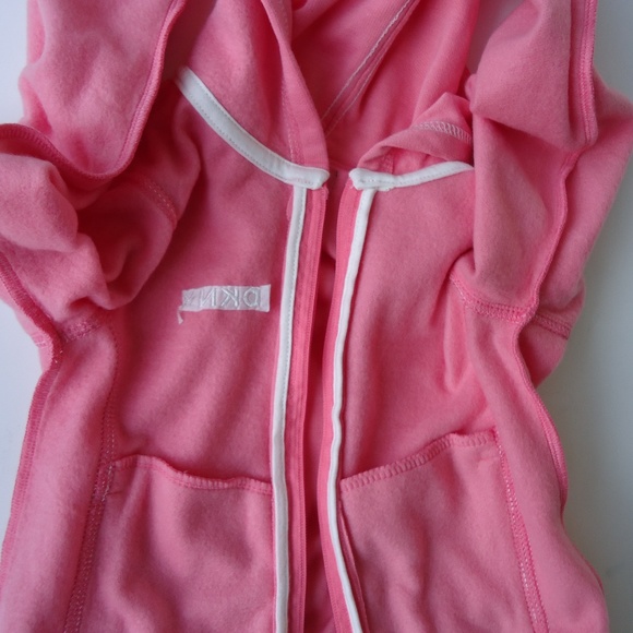 SIZE 5. NWT. DKNY girl’s pink hooded sweatshirt. - Picture 6 of 8